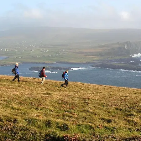 Kearneys Cottage, Dugort, Achill Island, County Mayo - 3 Bedroom Sleeps 6 *