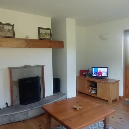 Kearneys Cottage, Dugort, Achill Island, County Mayo - 3 Bedroom Sleeps 6 펜션