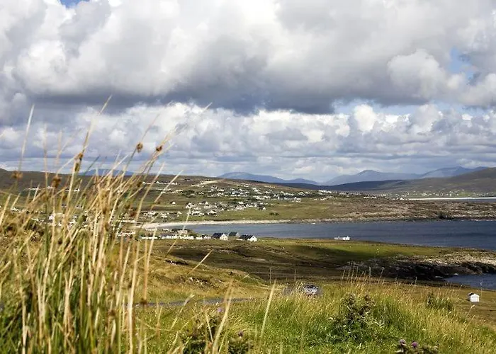 Kearneys Cottage, Dugort, Achill Island, County Mayo - 3 Bedroom Sleeps 6 *