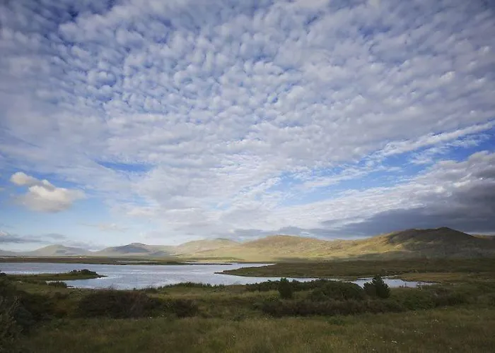 Kearneys Cottage, Dugort, Achill Island, County Mayo - 3 Bedroom Sleeps 6 Bellanasally